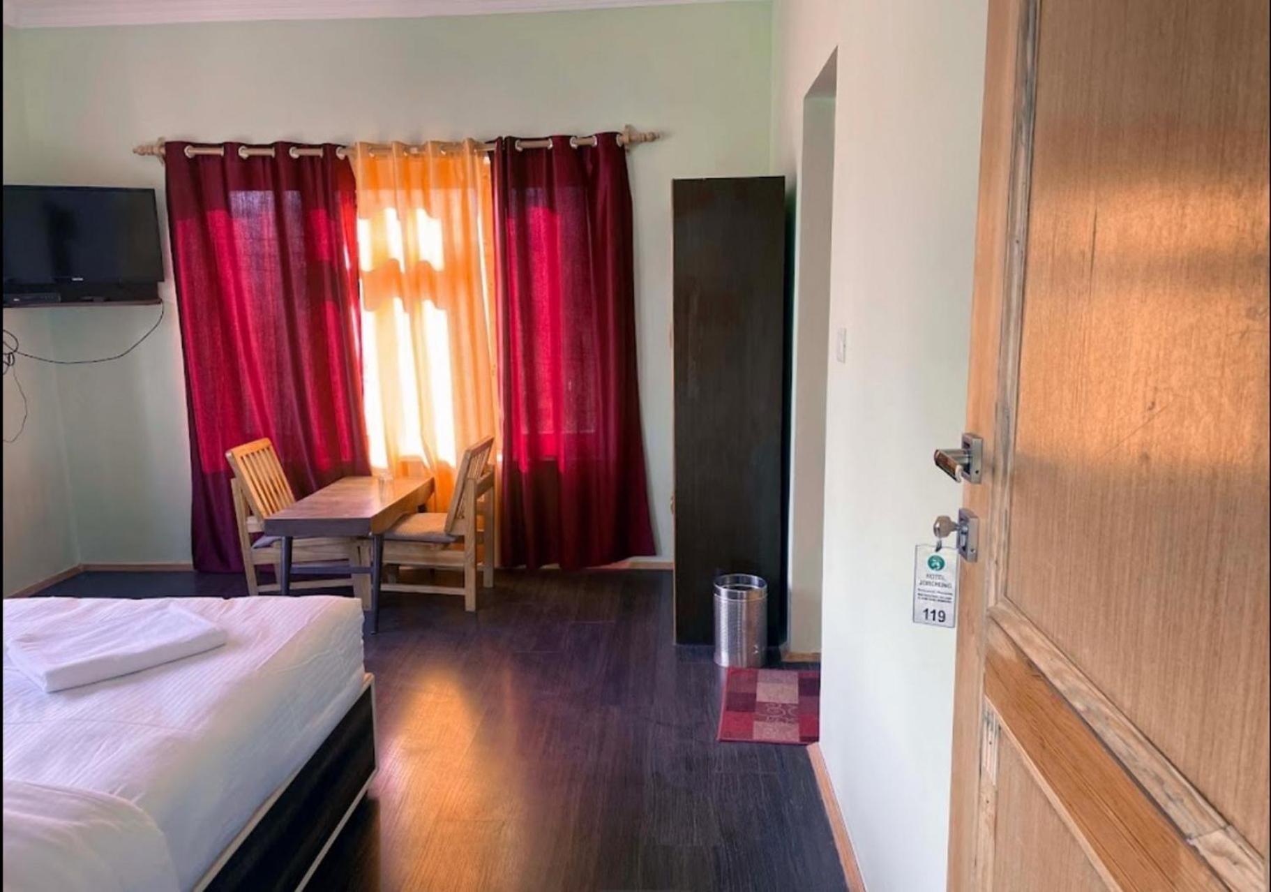 Tih Hotel Jorchung Leh Dış mekan fotoğraf