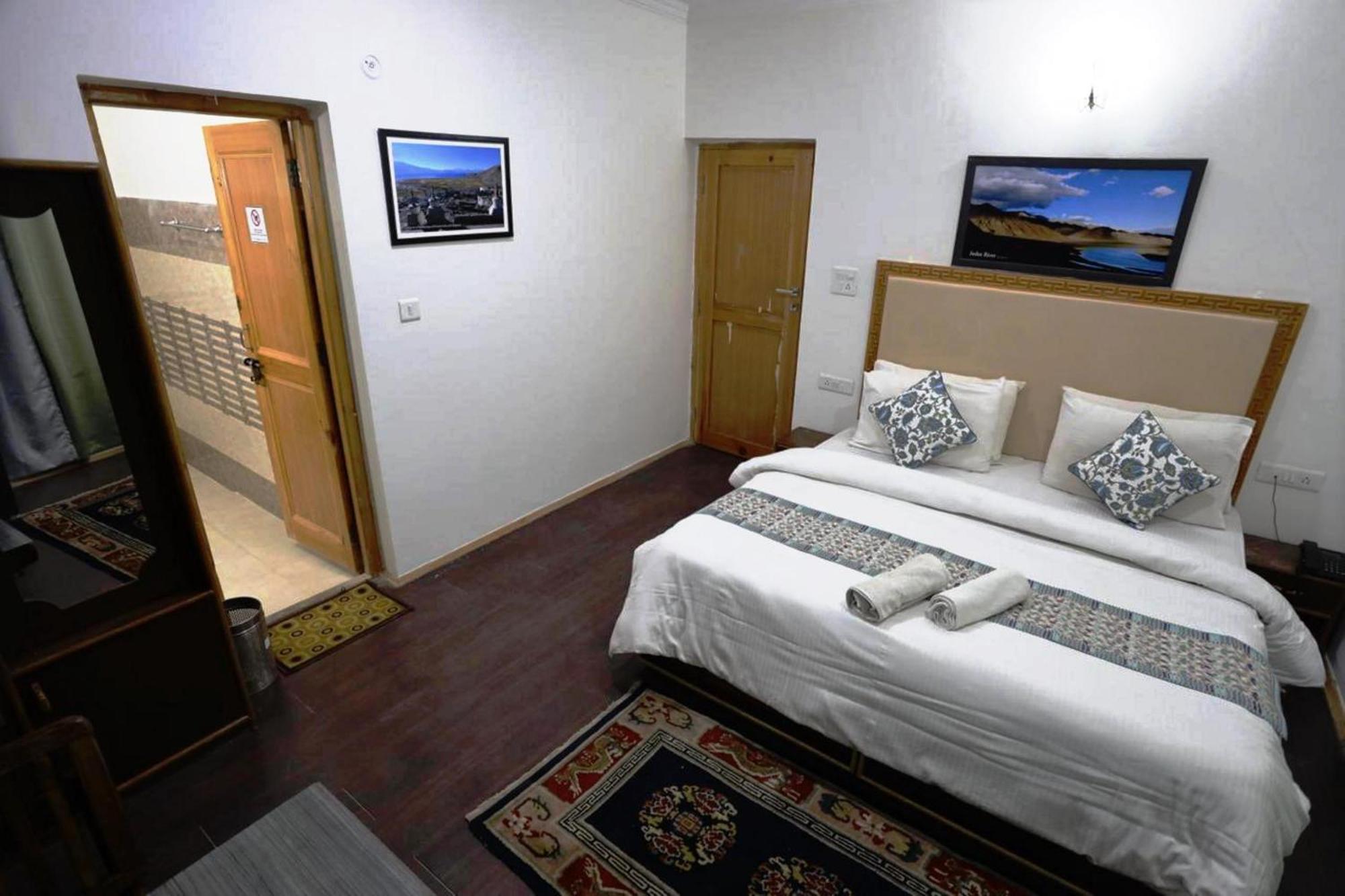 Tih Hotel Jorchung Leh Dış mekan fotoğraf
