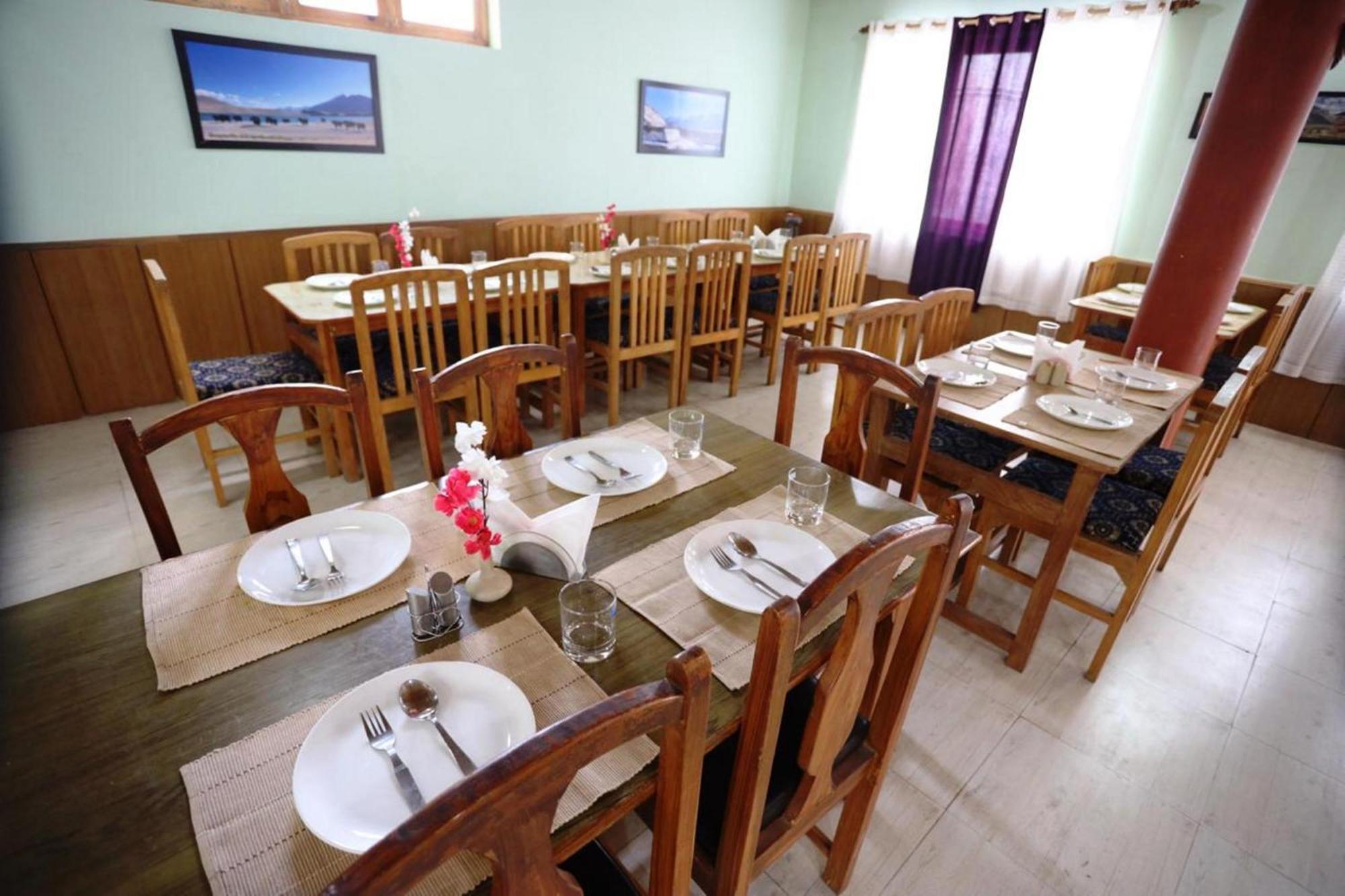Tih Hotel Jorchung Leh Dış mekan fotoğraf